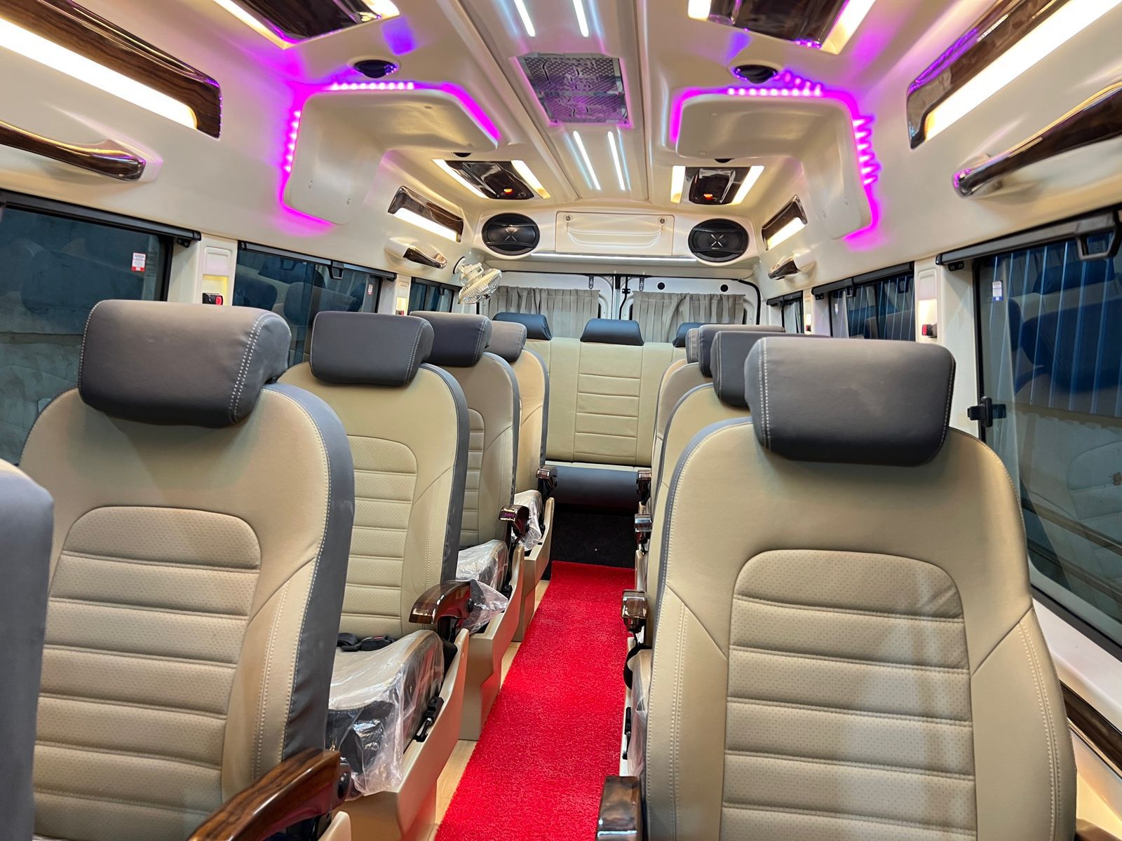 12 seater Maharaja tempo traveller on rent