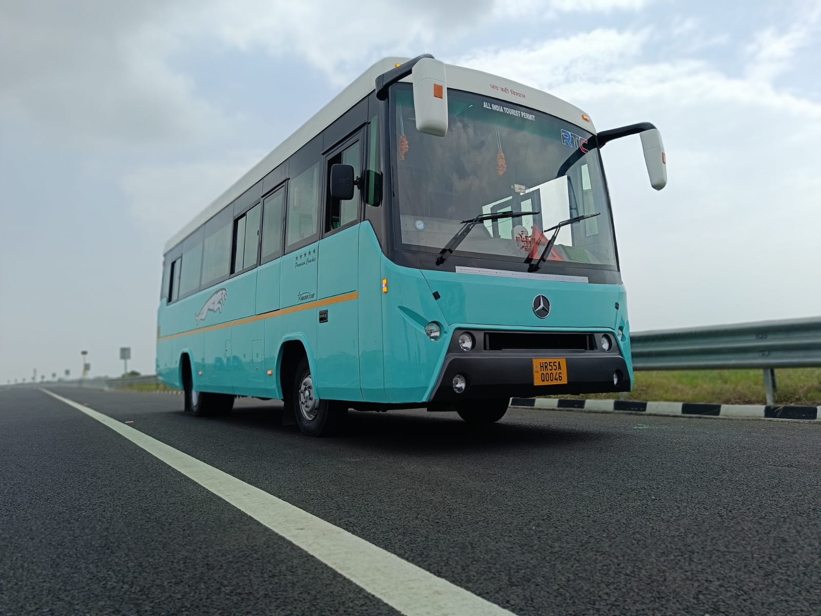 29 seater mini coach business class on rent